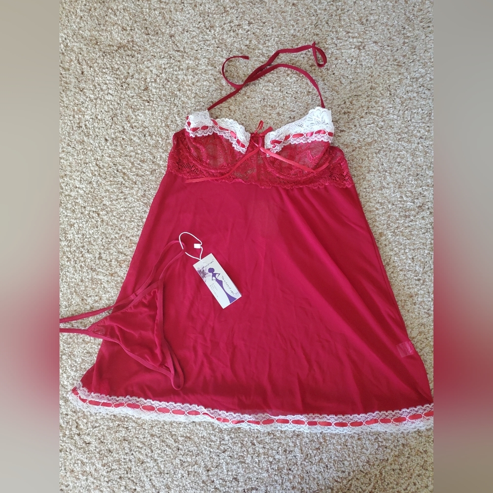 Lingerie set Size S with thongs New without tag